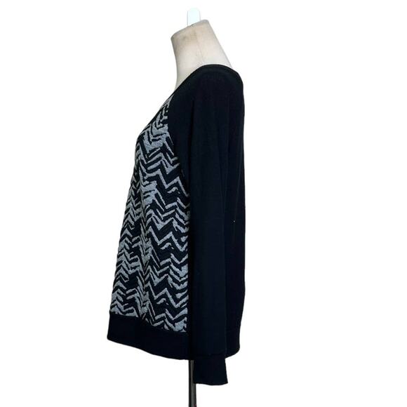 Le Lis black gray front chevron knit long sleeves sweater size M - Picture 7 of 11